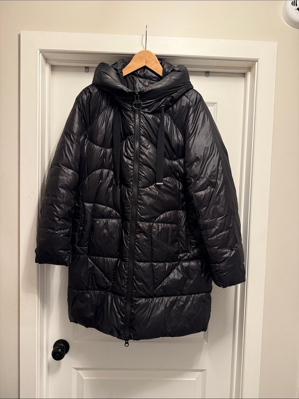 Carré Noir Black Hooded Puffer Coat - Women